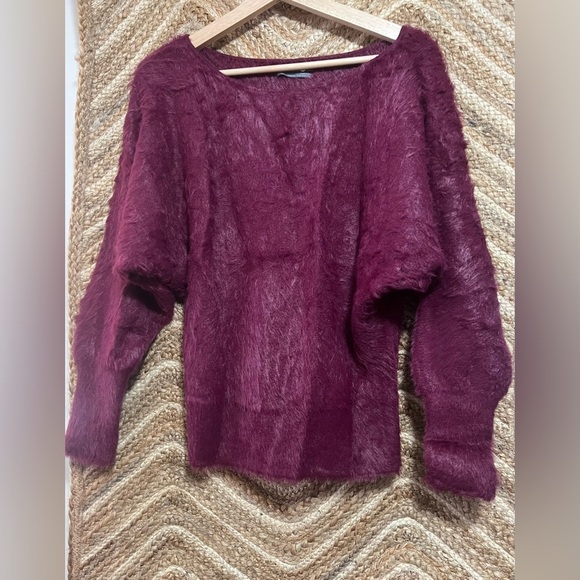 Anthropologie Women Ember Eyelash Burgundy Fuzzy Sweater,SZ M,Great Condition - Picture 1 of 11